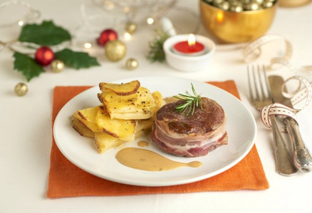 solomillo-con-salsa-de-oporto-y-milhojas-de-patata