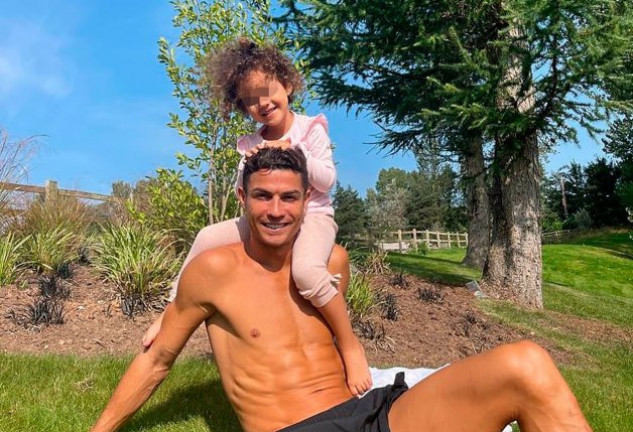 Cristiano y su hija Alana son como dos gotas de agua.