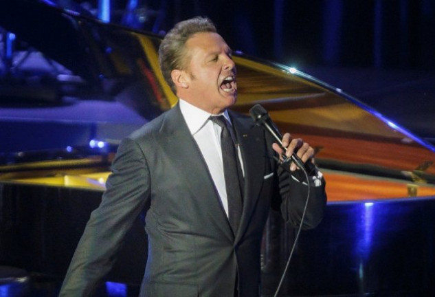 A sus 51 años, Luis Miguel sigue imbatible sobre los escenarios.