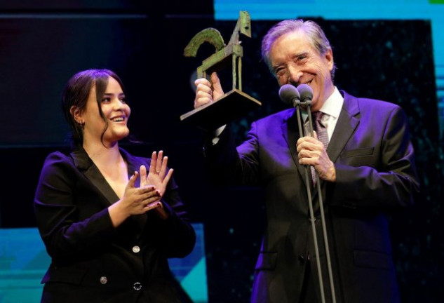 Iñaki Gabilondo acaba de recibir un premio Ondas muy especial para él. 