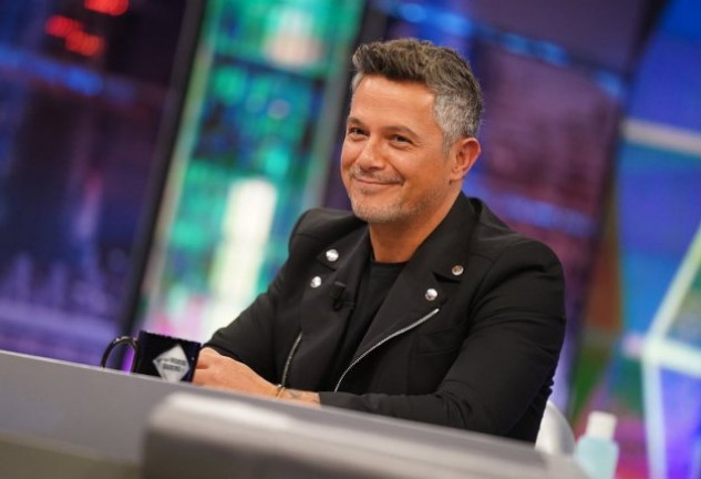 Alejandro Sanz emociona al plató hablando de unos versos dedicados a su madre.