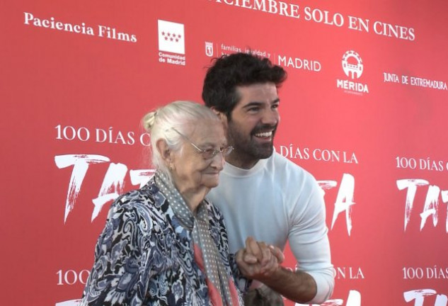 La Tata de Miguel Ángel Muñoz posó para la prensa como una verdadera estrella de cine.