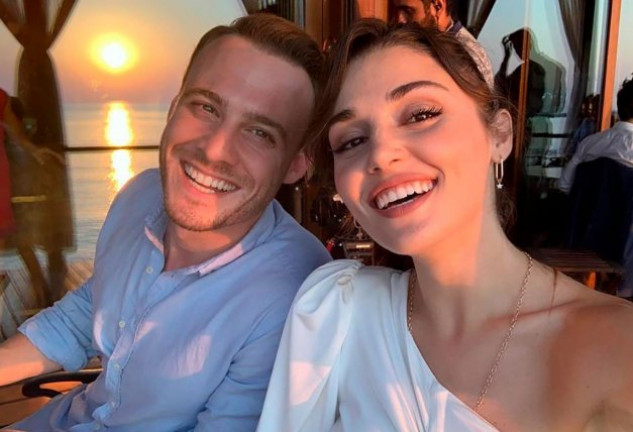 Kerem Bürsin y Hande Erçel siguen muy enamorados.