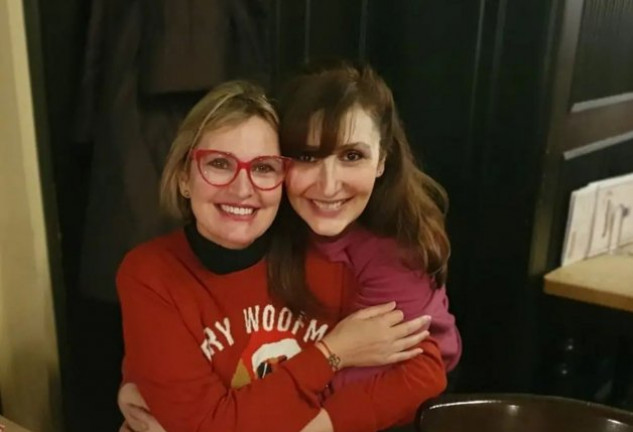 Ainhoa Arteta posando con María José Montiel en su viaje a Berlín (@mariajosemontiel_mezzosoprano).