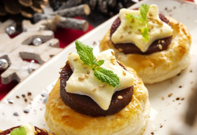 receta-canapes-pronto-hojaldre-con-brie