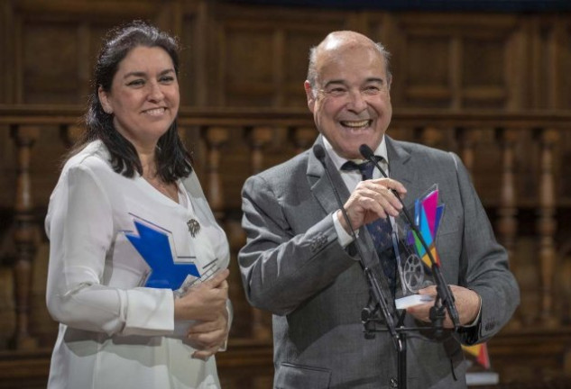 La mujer de Antonio Resines agradece el apoyo pero no da nueva información tras el ingreso del actor.