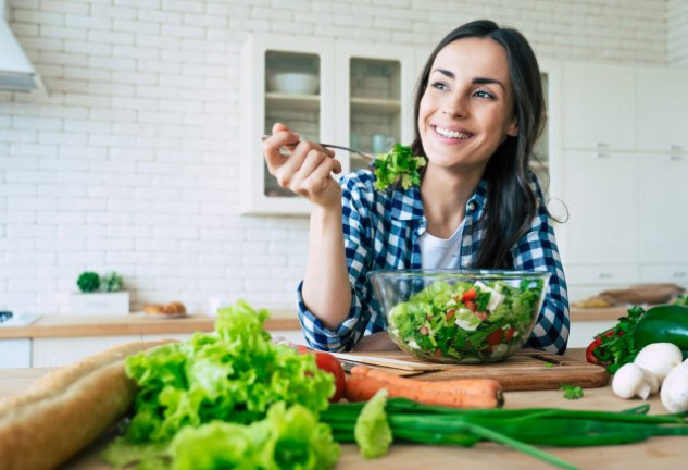 El gran hábito que va a condicionar la salud de tu hígado es, sin duda, llevar una alimentación saludable.