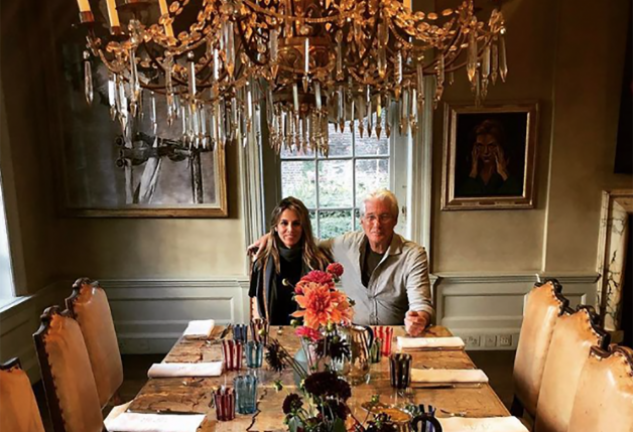 Richard Gere y Alejandra Silva, los perfectos anfitriones en el comedor de su casa