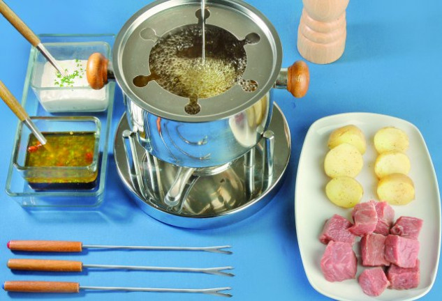 construir Ser amado rural Fondue de carne con 2 salsas