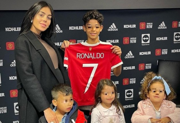 Georgina y sus hijos pasaron una divertida jornada en el estado de Cristiano Ronaldo.