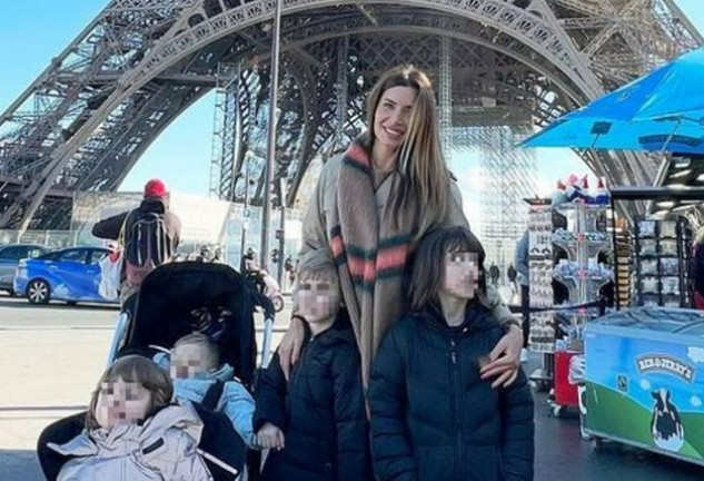 Pilar Rubio posa junto a sus hijos frente a la Torre Eiffel (@pilarrubio).