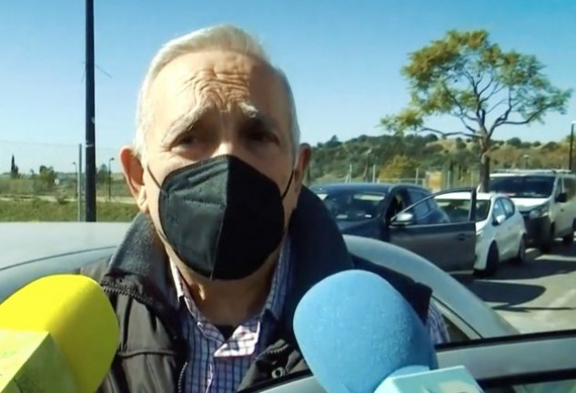 José Antonio, tío de Rocío Carrasco ante la prensa (Telecinco).