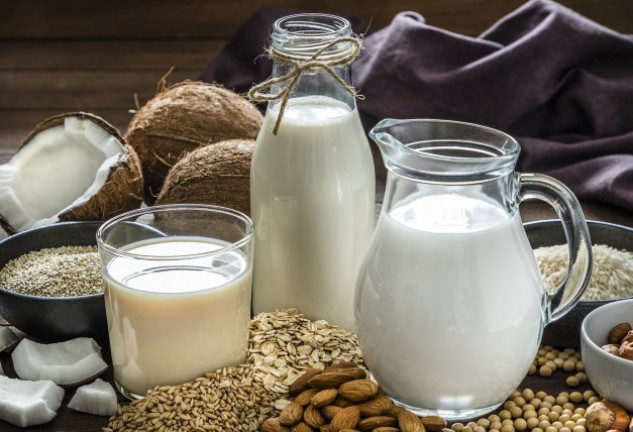 Descubre aquí las características y beneficios de la leche y las bebidas vegetales.