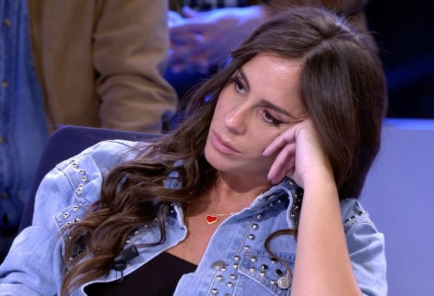 Anabel Pantoja, ayer por la tarde, muy afectada por su padre en Sálvame DIario (Telecinco).