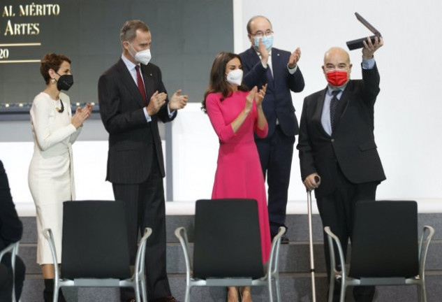 Los Reyes han aplaudido a Antonio Resines en su primer acto público.