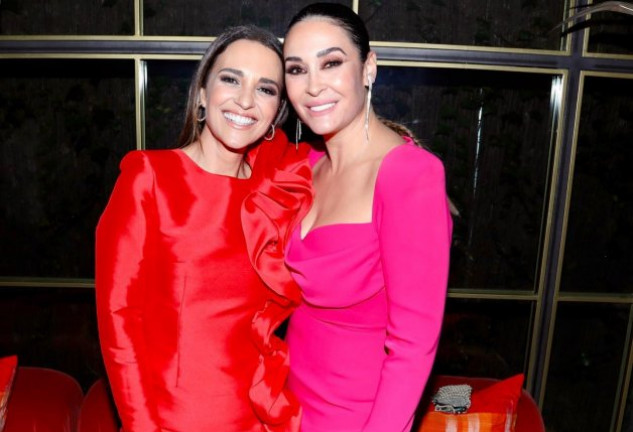 Vicky Martín Berrocal junto a Paula Echevarría, una de las invitadas a su increíble fiesta.