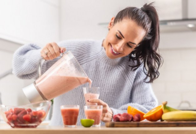 Descubre qué frutas puedes emplear en tus batidos para mantener el sistema inmune fortalecido.