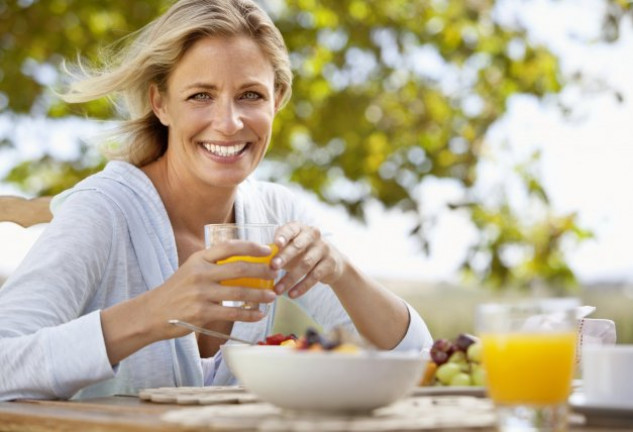 Toma nota de los alimentos que puedes incluir en tu dieta para aumentar el consumo de vitaminas.