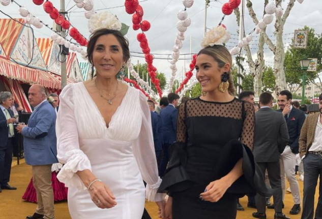 Paz Padilla y Anna Ferrer están disfrutando juntas de la Feria de Abril.