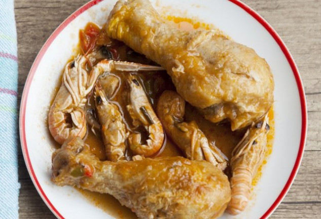 mar-y-montan-a-de-pollo-y-cigalas-revista-pronto