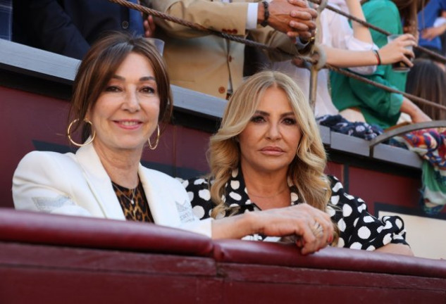 Ana Rosa acudió con su amiga Cristina Tárrega a una corrida de toros en Las Ventas, Madrid.