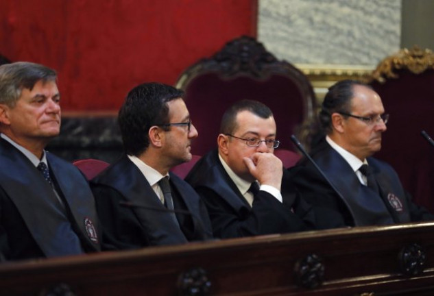 Los abogados de la defensa durante la vista en el Tribunal Supremo.