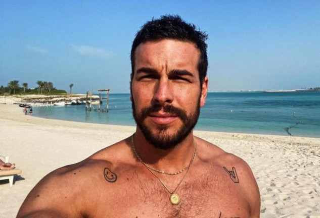 Mario Casas no se ha resistido a la moda del degradado, ¡descubre la imagen!