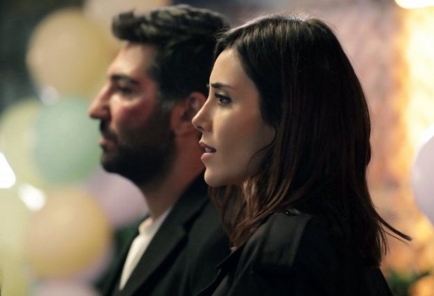 Cansu Dere y Berkay Ates protagonizan la segunda temporada de 'Infiel'.