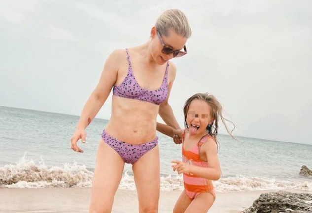 Soraya y su familia se han escapado a la playa.