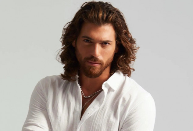 can yaman sexy haciendo deporte en bañador