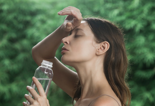 Beber agua continuamente es imprescindible con estas temperaturas tan altas