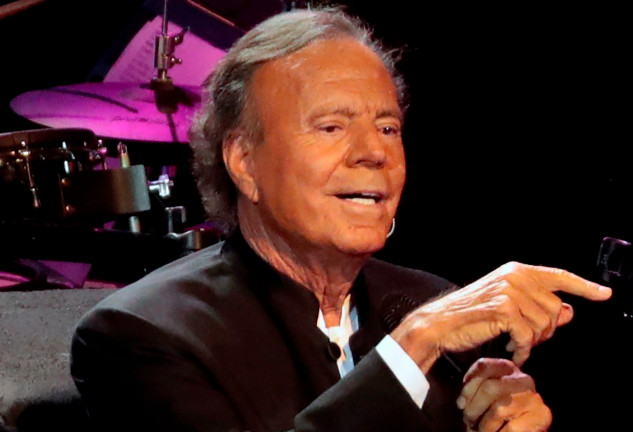 Julio Iglesias dejó de percibir miles de euros a causa de esta estafa.