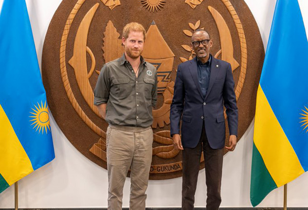 Harry con el presidente ruandés, Paul Kagame.