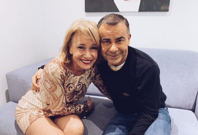 Jorge Javier Vázquez y Mila Ximénez en un camerino de Telecinco