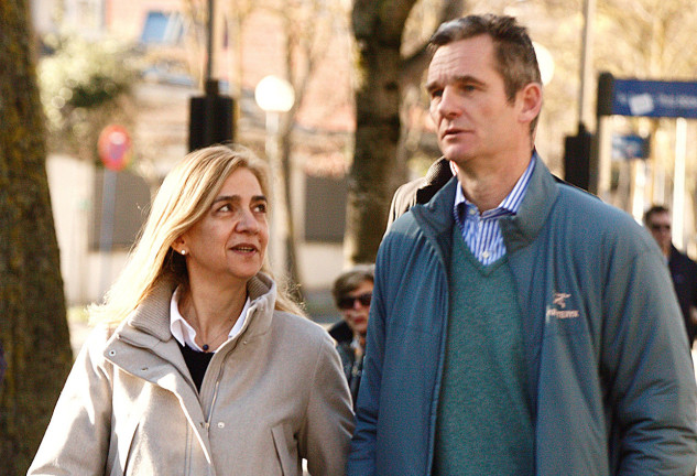 Infanta Cristina Iñaki Urdangarin paseando juntos por la calle