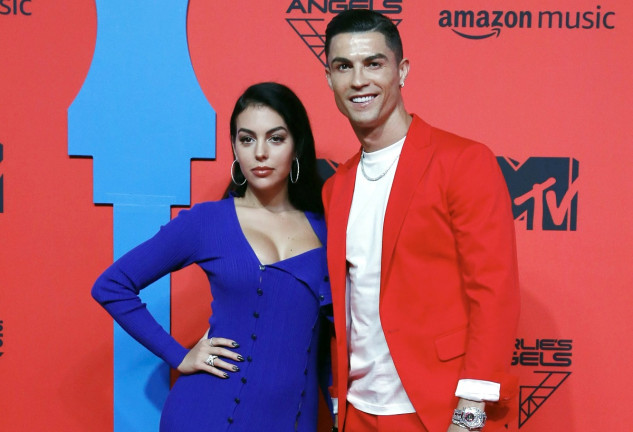 Cristiano Ronaldo y Georgina Rodríguez, enamorados en una entrega de premios musicales.
Europa Press Reportajes / Europa Press
(Foto de ARCHIVO)
03/11/2019