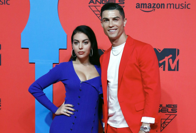 Cristiano Ronaldo y Georgina Rodríguez, enamorados en una entrega de premios musicales.
Europa Press Reportajes / Europa Press
(Foto de ARCHIVO)
03/11/2019