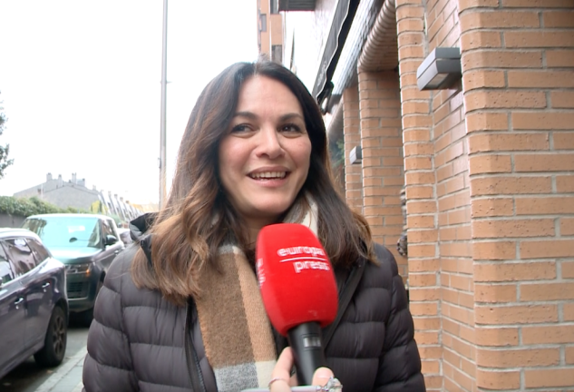 Fabiola Martínez con los periodistas de Europa Press.