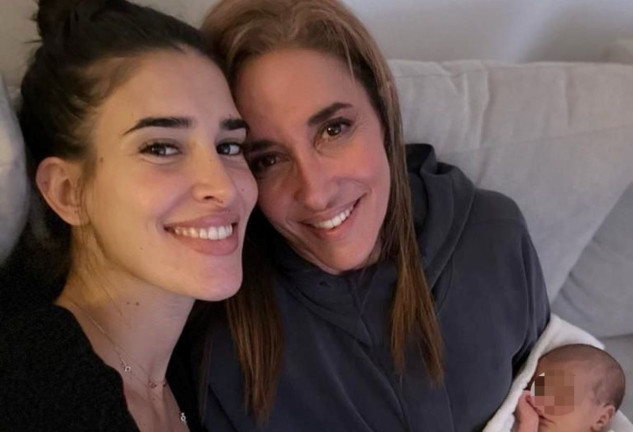 Lidia Torrent con su madre y su hija Elsa