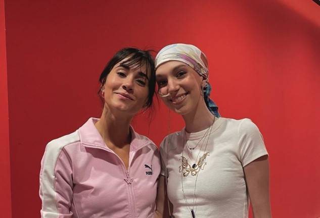 Elena Huelva y Aitana Ocaña, en uno de los conciertos de la artista