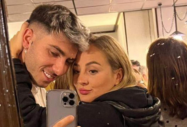 Manuel Bedmar y Rocío Flores en un selfie en el espejo