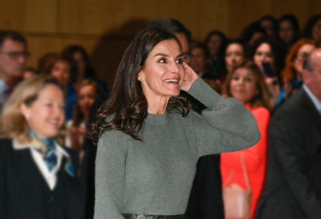 La Reina Letizia ha presidido esta tarde la entrega de la X edición de los Premios Promociona con un un look de lo más discreto