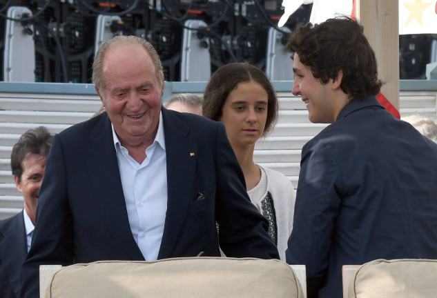 Froilán y su abuelo, Juan Carlos I, en una foto de archivo.