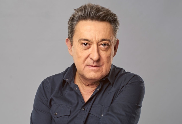 El actor Mariano Peña posando