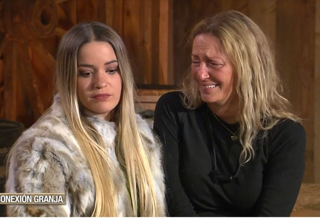 María José Galera junto a Patricia, su segunda hija.