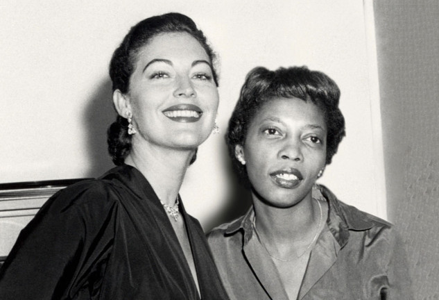 Ava Gardner con su criada Mearene Jordan