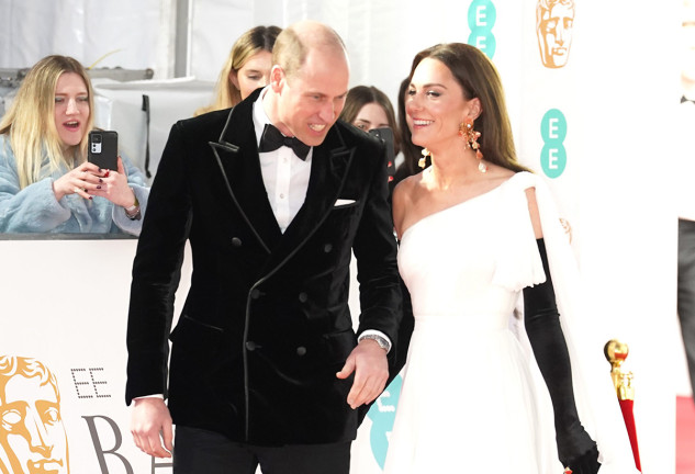 Guillermo de Inglaterra y Kate Middleton en la alfombra roja de los premios BAFTA