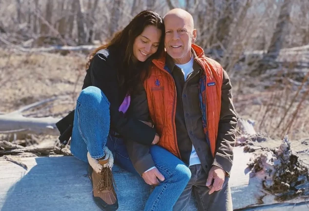 Bruce Willis con su mujer.