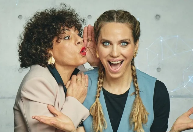 Cristina Medina y Vanesa Romero en una imagen promocional de su podcast.