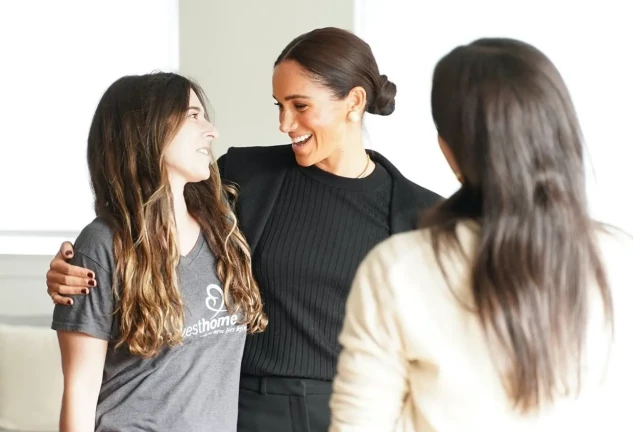 Meghan Markle en una asociación de madres sin recursos